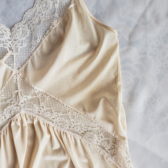 Vintage Maxi Nightgown Chemise 1970s - Picture 3 of 7